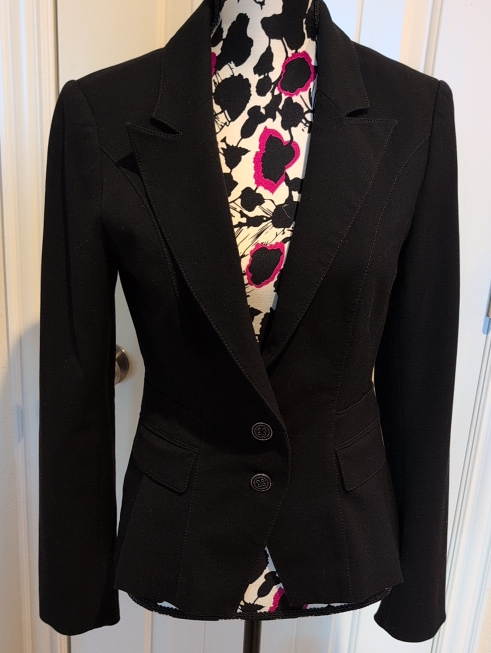 White House Black Market Black Tailored Two-Button Blazer Size 6